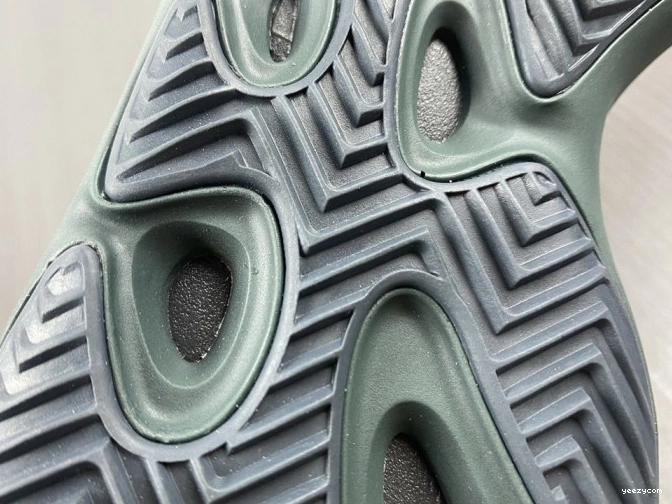 V3 Boost 700 Adidas Yeezy Copfade GY4109 0713